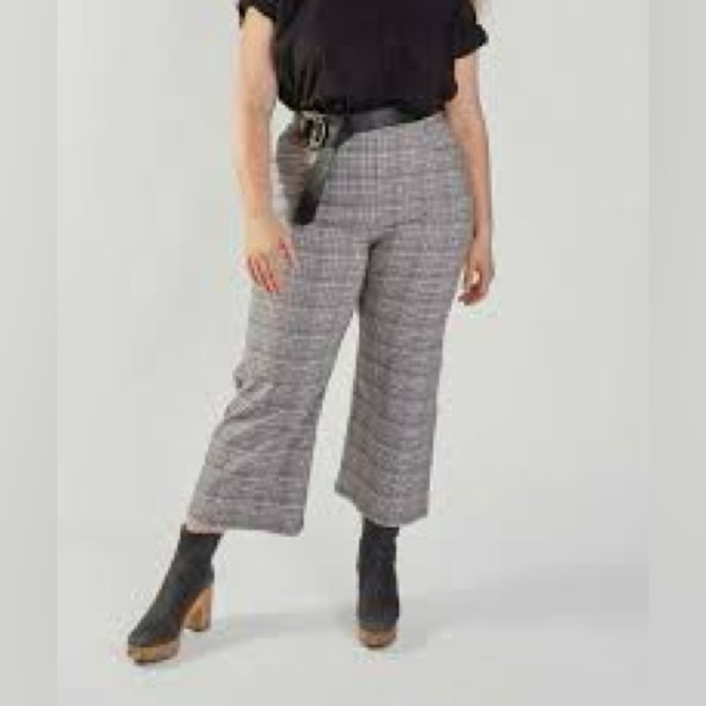 NWT Meg Odette pant in schoolgirl plaid sz S